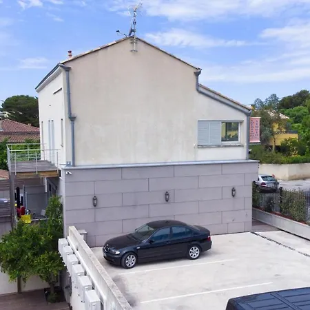 Lecques アパート